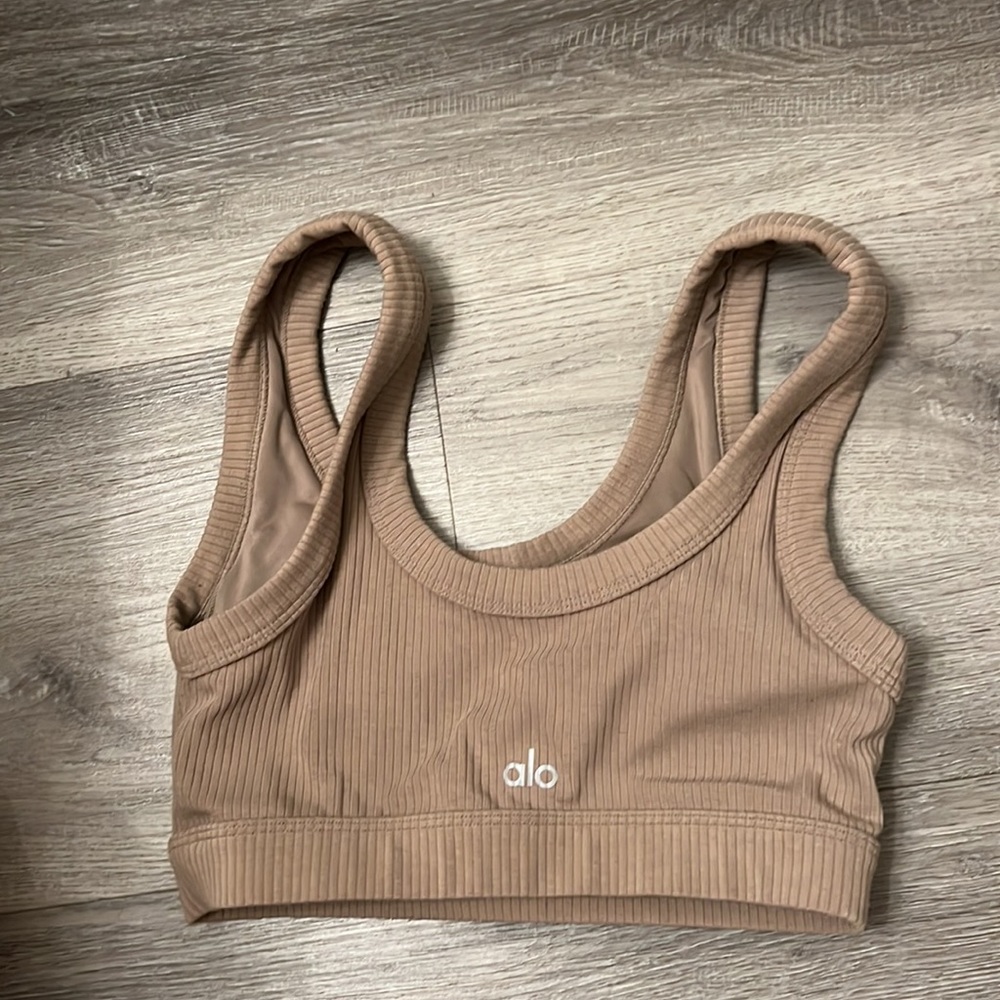 ALO Yoga wellness bra in Taupe - Picture 6 of 7